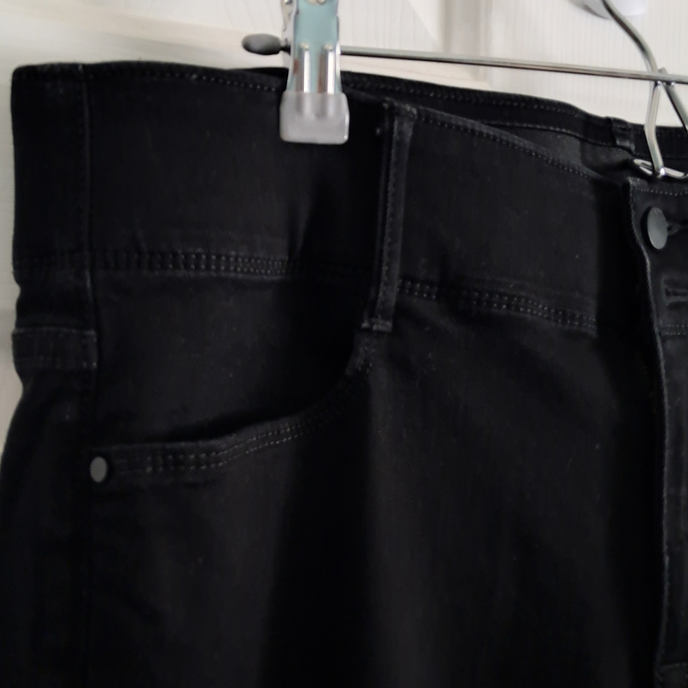 Women'sApt 9 Stretch Black Jeans - Picture 4 of 10
